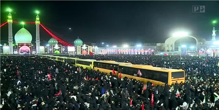 اجتماع باشکوه مردم قم و زائران در مسجد مقدس جمکران