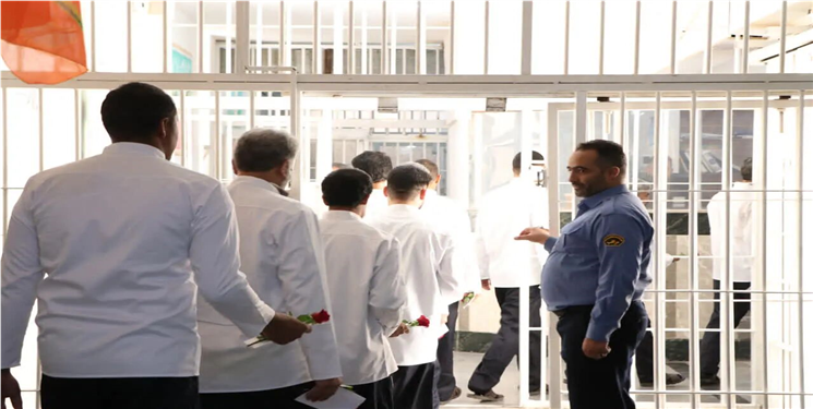 موافقت دادستان عمومی و انقلاب کهک با آزادی ۲۰ مددجوی زندانی