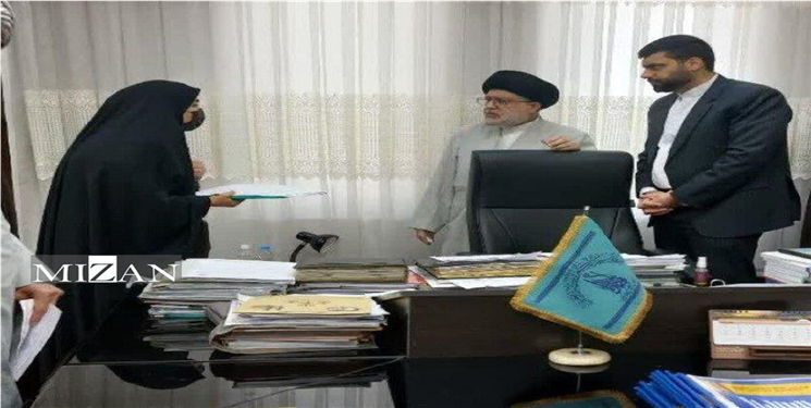 مسئولان قضایی دادگستری قم به درخواست ۶۱ نفر از مراجعان در ملاقات مردمی رسیدگی کردند