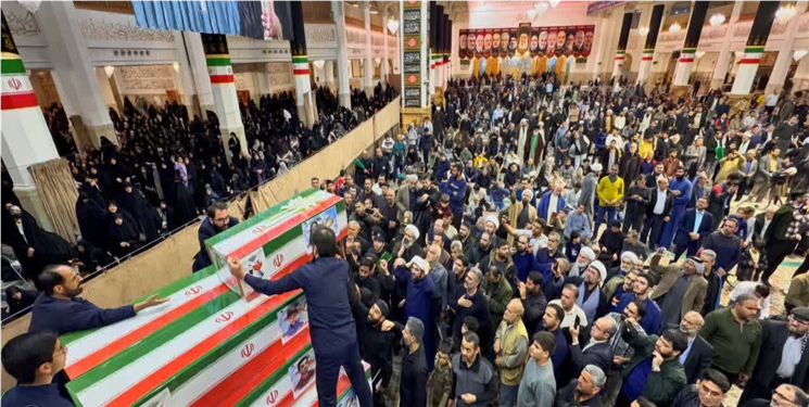 وداع حماسی مردم قم با شهدای شهرک پردیسان