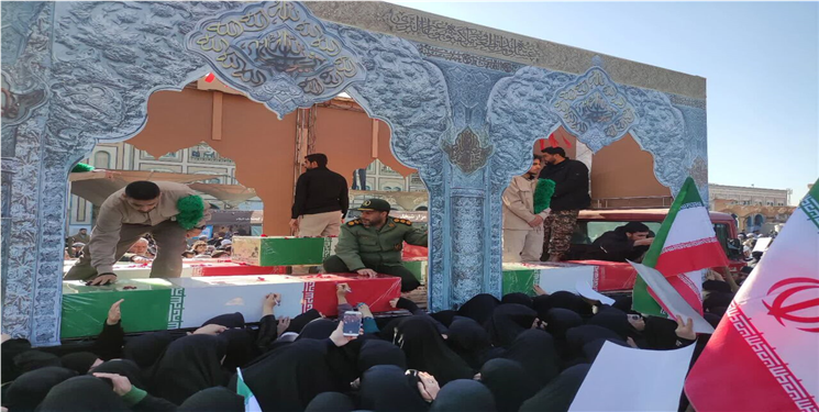 پیکرهای مطهر هفت شهید گمنام دفاع مقدس در قم تشییع شد