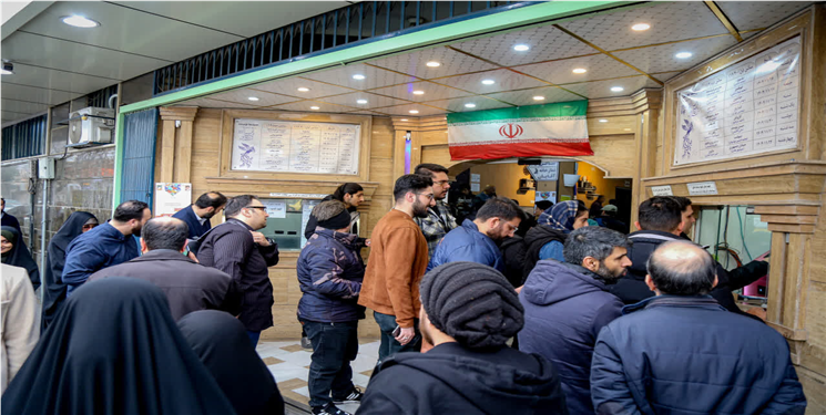 نیم شب در قم سالن‌ها را پر کرد